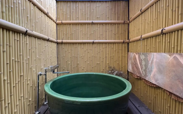 【至の宿・南】【maple season】7min Kyoto Sta./Open-Air Bath