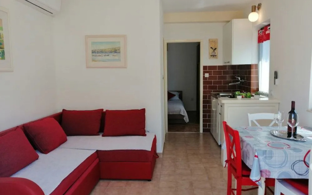 Apartments Pharos