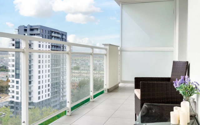 Cosy Two Bedroom Apartment With Stunning City View