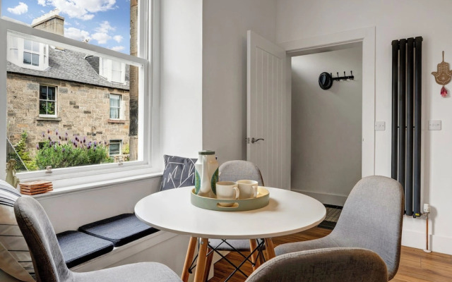 Stylish 2-bed Villa · Garden · Central Edinburgh