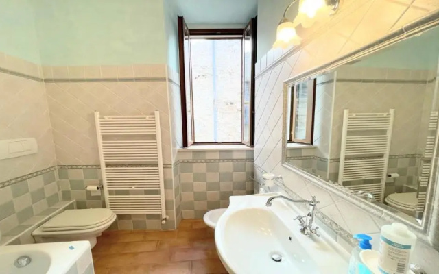 Spoleto Detached Villa Centrally Located - car Unnecessary - Wifi - Sleeps 10