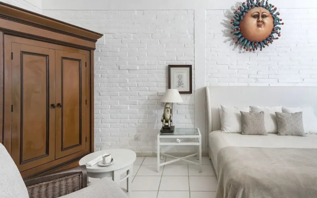 Casa Galeria by Sergio Bustamante