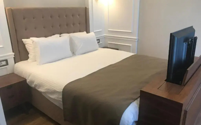 Old Port Hotel Suit
