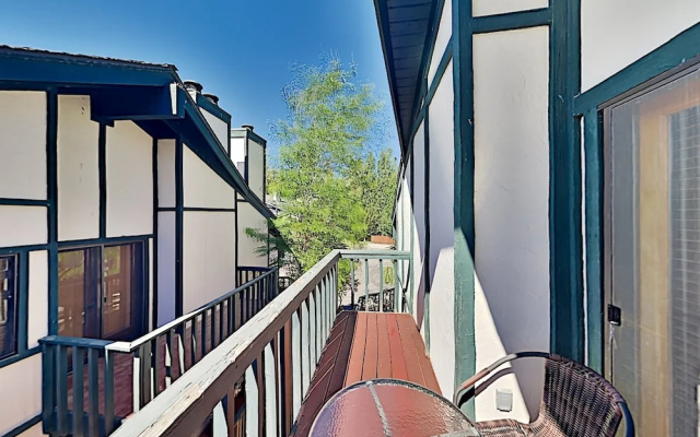 3980lk12 2 Bedroom Condo
