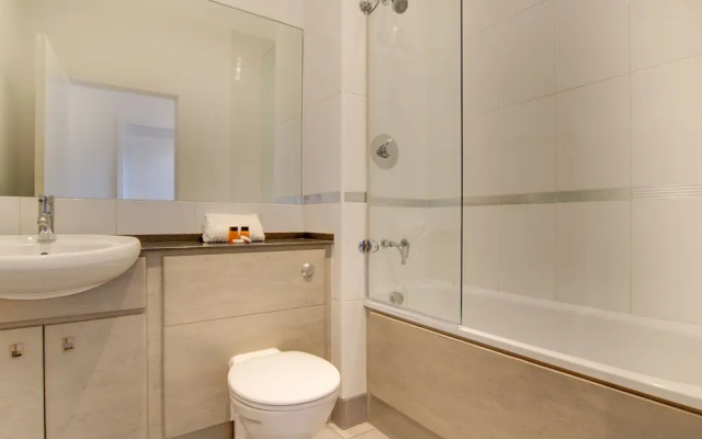 Modern 2 Bedroom Apartment City Centre