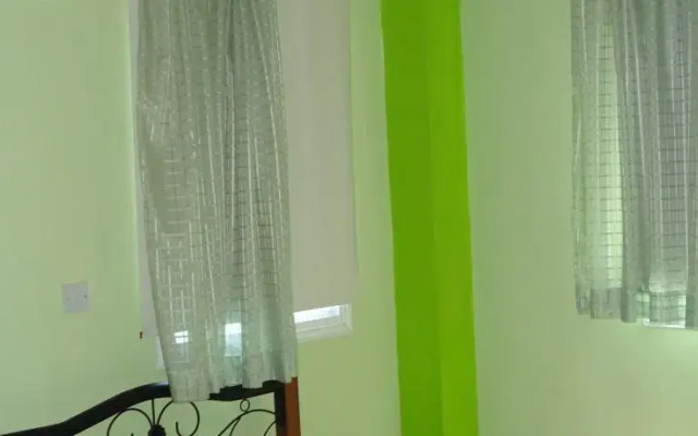 Melpo Court