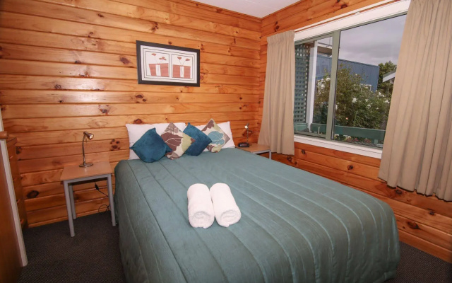 Amber Kiwi Holiday Park & Motel