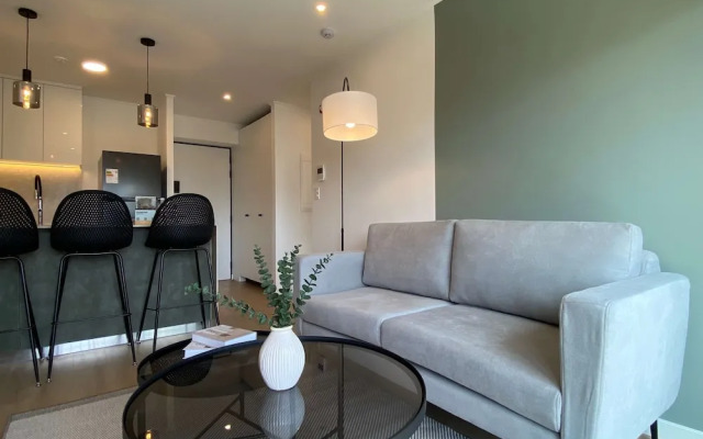 w Deluxe 2BR w Balcony View in Miraflores