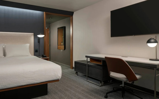 Courtyard By Marriott Lake City