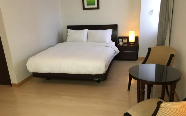 Doulos Hotel