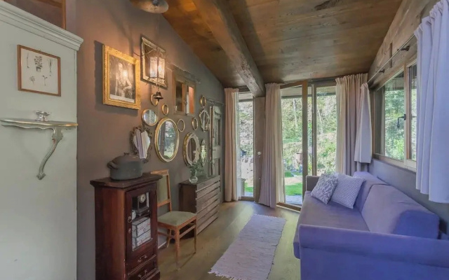 The Writer's Nest by Rent all Como