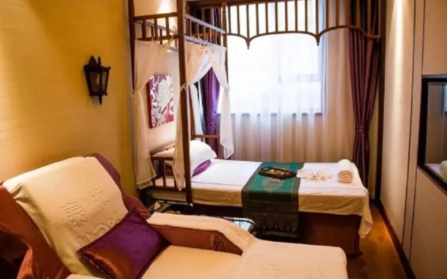 Henson Hotel
