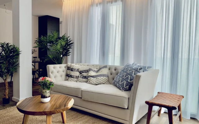 Terreno Suites