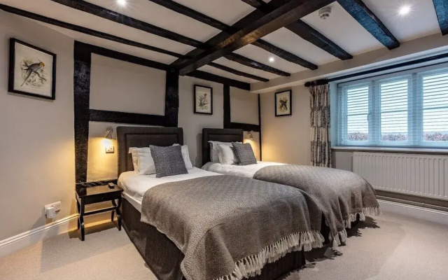 Cowdray Lodge