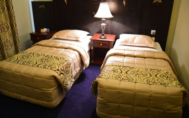 Acacia Hotel & Suites