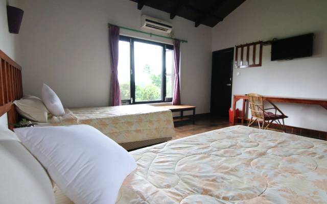 Hotel Parkside & Swimming Pool-Between Greenery and Azure ,Your Perfect Retreat