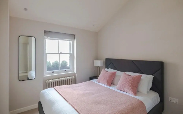 Parkside House - Regent s Park - by Frankie Says