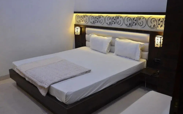 Anjali Mahal Hotel