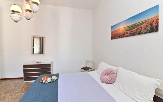 IzzHome Colonial