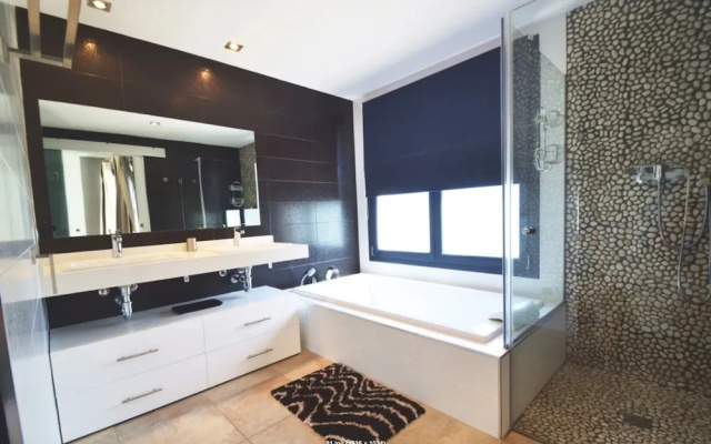 102502 - Villa in Calvià