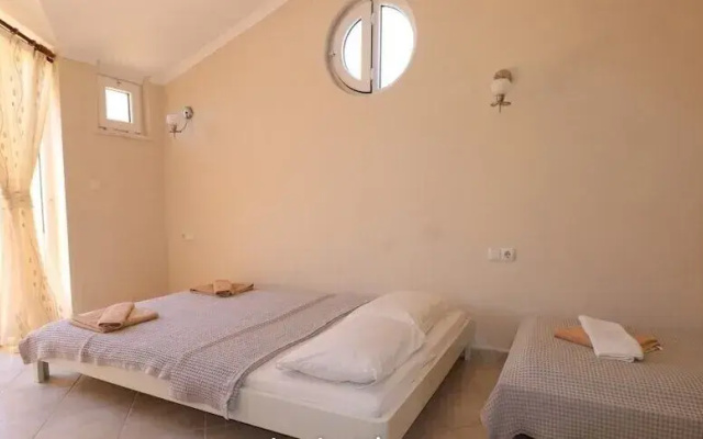 Villa TR07 by Joylettings