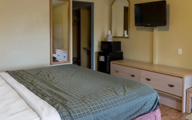 Regency Inn and Suites Muskogee