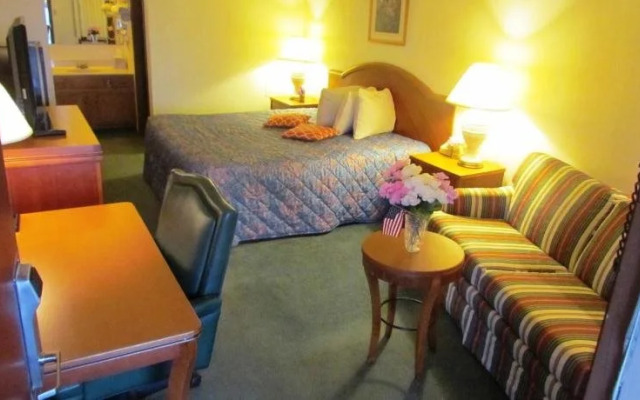 Travel Inn & Suites