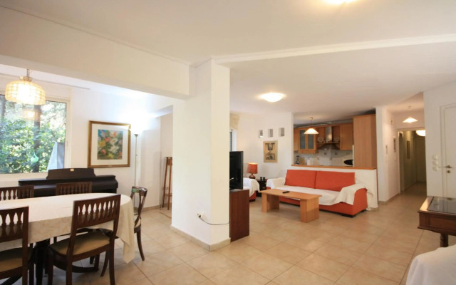 Park View Apartment with Garden 120m