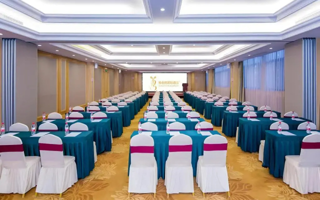 Vienna International Hotel (Xinwuzhong, Dengcheng Avenue, Xiangyang)