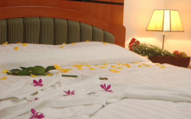 Oriental Crystal Hotel