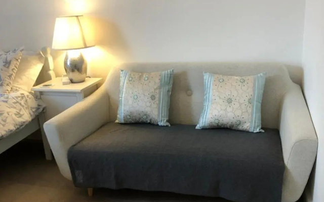 Puffin. Comfortable Annexe Central Falmouth (Adults Only)