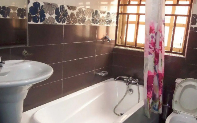 Britannia Hotel and Suites