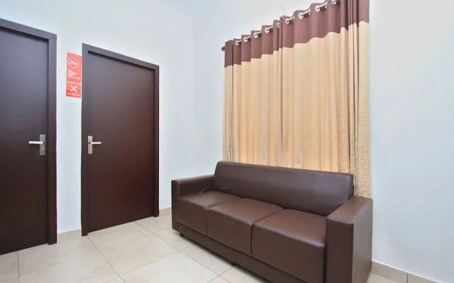 OYO 13915 Albis Ville