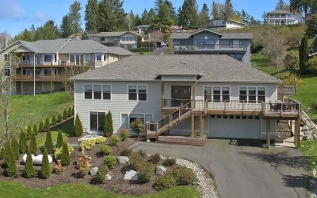 The Hillcrest Hideaway