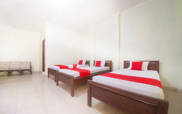 RedDoorz near Nusa Cendana University