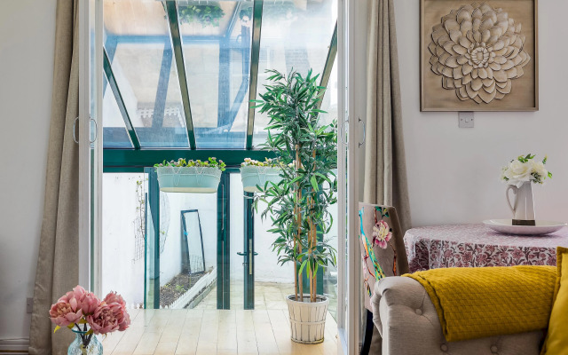 Duplex Apartment With Patio in Marylebone