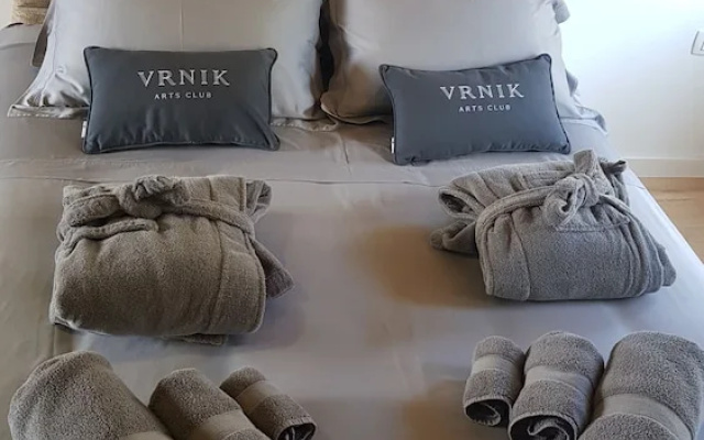 Vrnik Arts Club