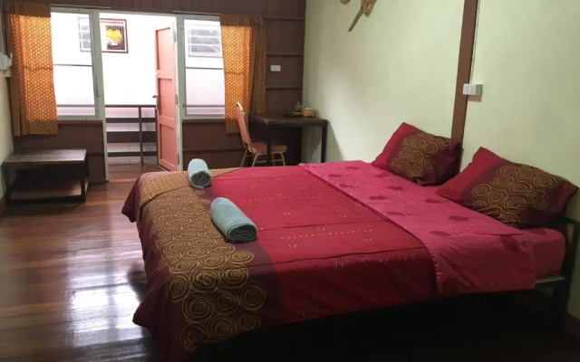 Baan Khun Ya Ayutthaya