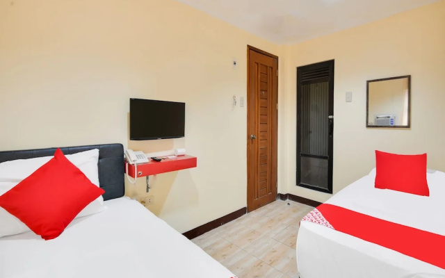 OYO 912 Fb Suites
