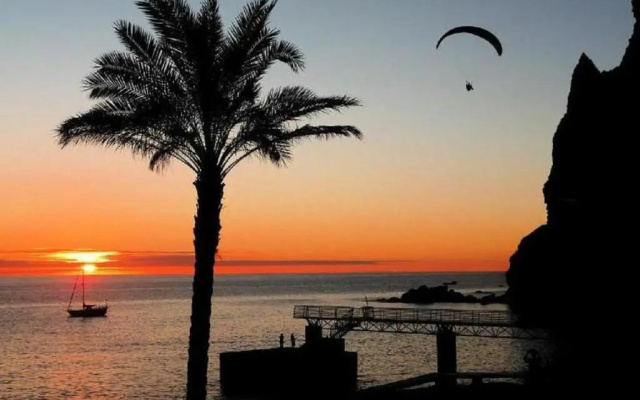 Sunset Sea Breeze