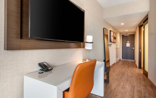 Cambria Hotel Minneapolis Downtown