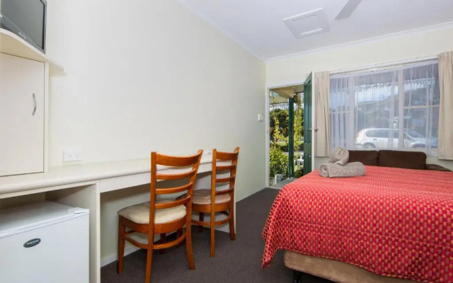 Wintersun Gardens Motel