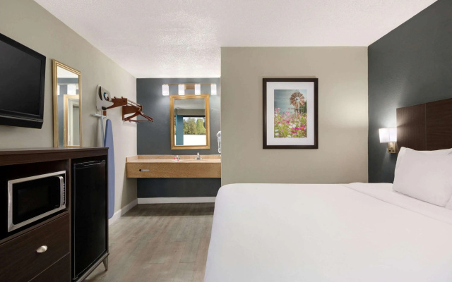 Baymont by Wyndham Wilmington