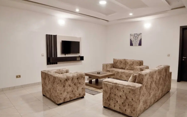 1-bedroom Flat - Sleeps 3 - Pool - Spa - Parking
