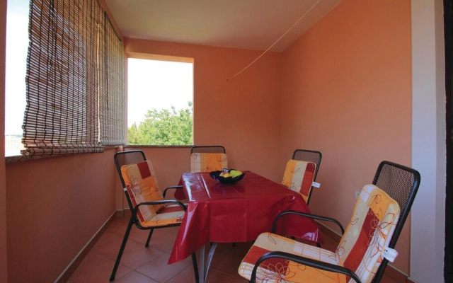 Beautiful Home in Pula With Wifi and 2 Bedrooms