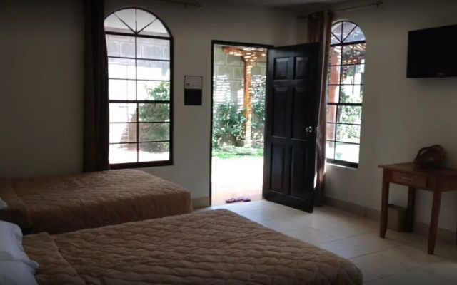 Hotel Leon Inn