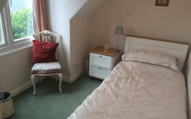 Hillcrest House Bed & Breakfast
