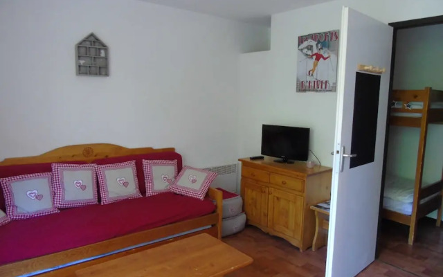 Lou Services Apartment CB19 LSI 001