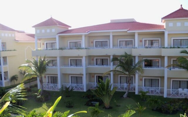 Отель Grand Bahia Principe Bávaro - All Inclusive Доминикана, Пунта Кана - 3 отзыва об отеле, цены и фото номеров - забронировать отель Grand Bahia Principe Bávaro - All Inclusive онлайн вид на фасад