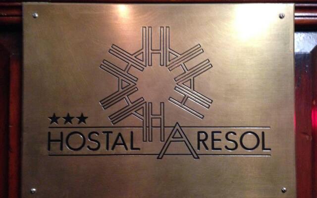 Отель Hostal Aresol Испания, Мадрид - отзывы, цены и фото номеров - забронировать отель Hostal Aresol онлайн вид на фасад